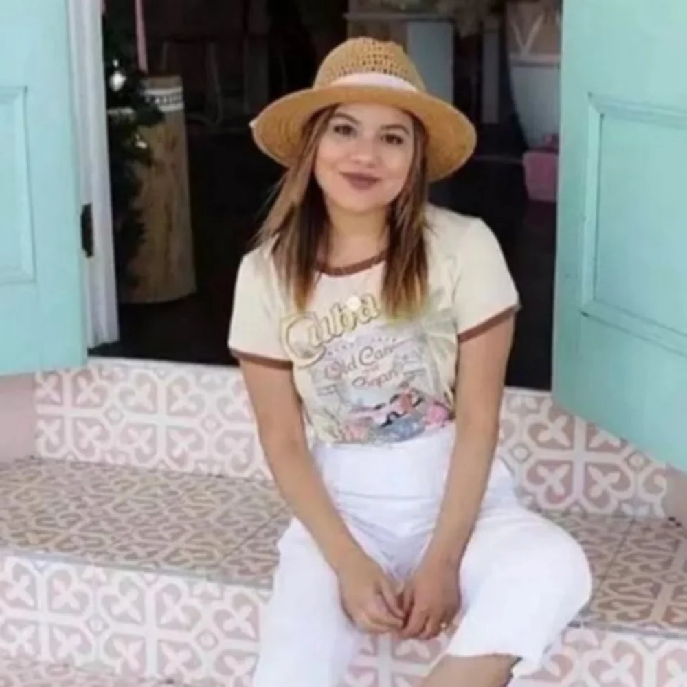 Cuba Havana Cream Graphic Tee - Picture 6 of 10